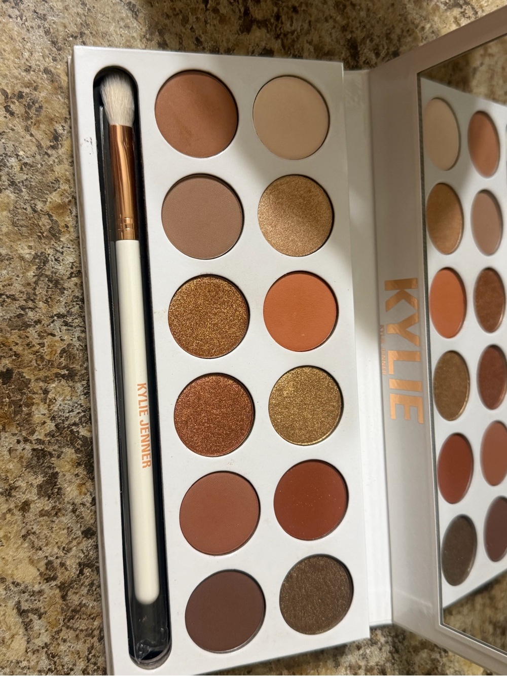 Kylie Neutral & Bronze Eyeshadow Palette - Warm Brown Tones